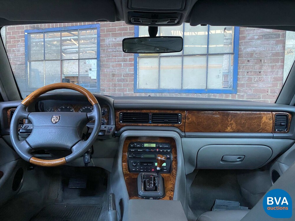 Jaguar Souverän 3.2 211PS 1996 -Org. NL-, NN-HV-09.