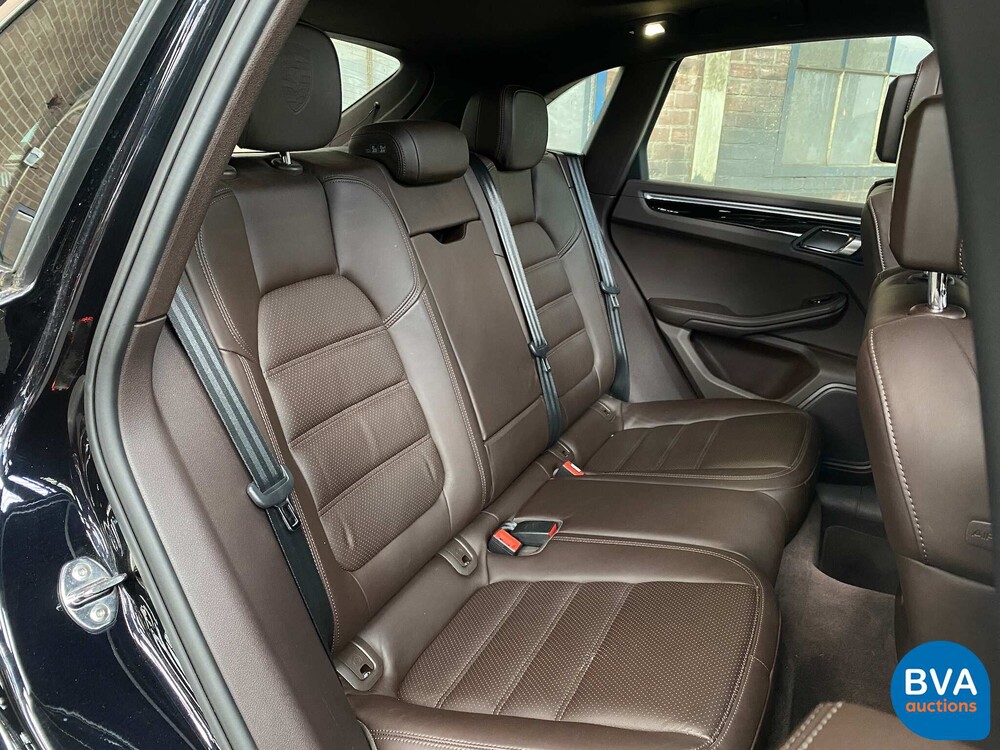 Porsche Macan 2.0 SportChrono 252pk 2016 -Org. NL-, KN-374-H.