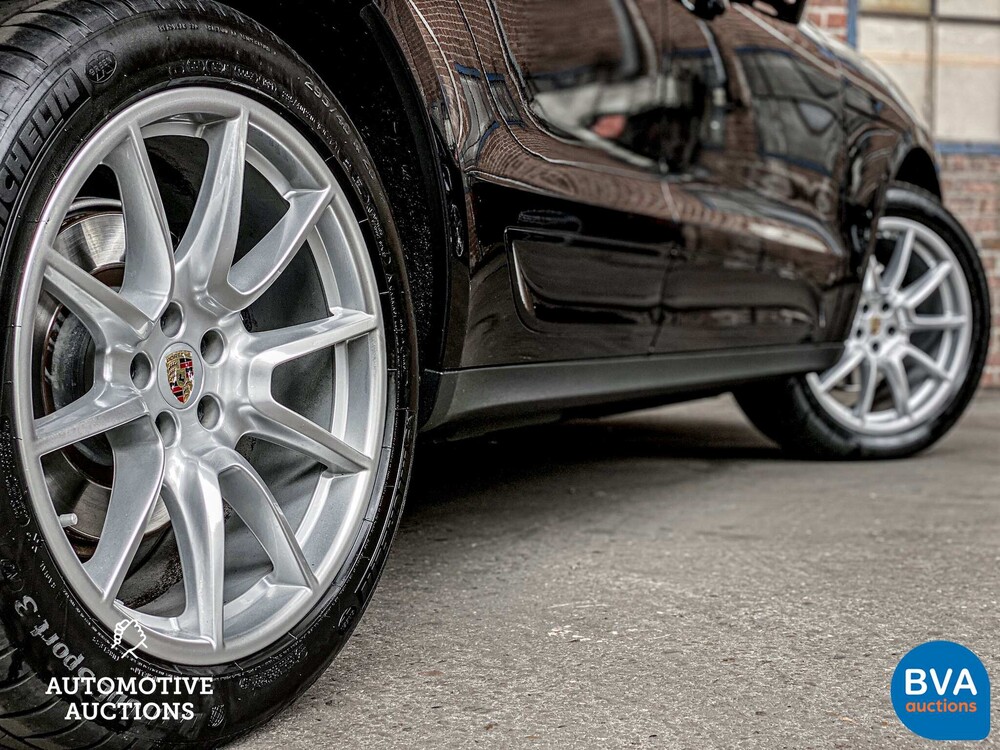 Porsche Macan 2.0 SportChrono 252pk 2016 -Org. NL-, KN-374-H.