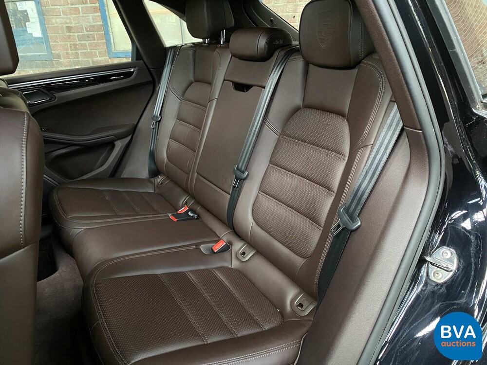 Porsche Macan 2.0 SportChrono 252pk 2016 -Org. NL-, KN-374-H.