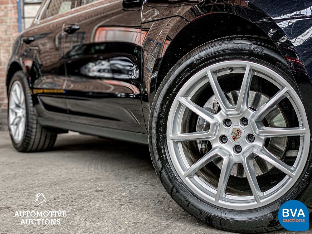 Porsche Macan 2.0 SportChrono 252pk 2016 -Org. NL-, KN-374-H.