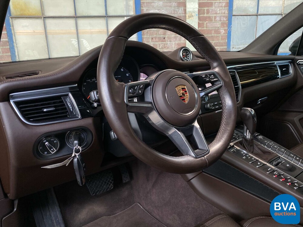 Porsche Macan 2.0 SportChrono 252pk 2016 -Org. NL-, KN-374-H.