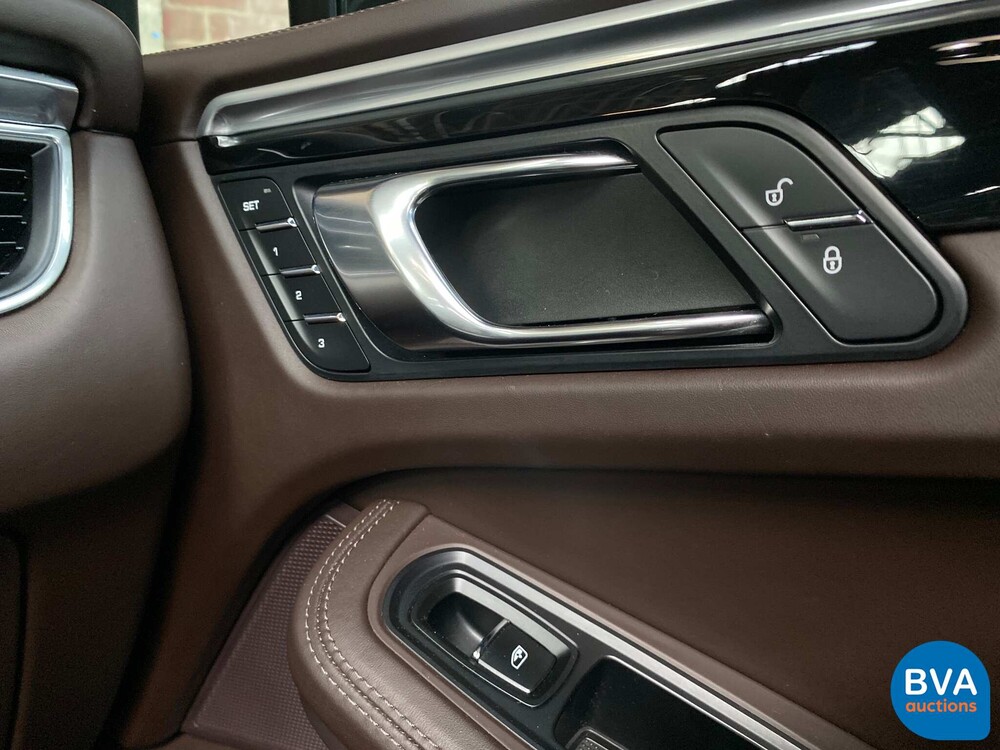 Porsche Macan 2.0 SportChrono 252pk 2016 -Org. NL-, KN-374-H.