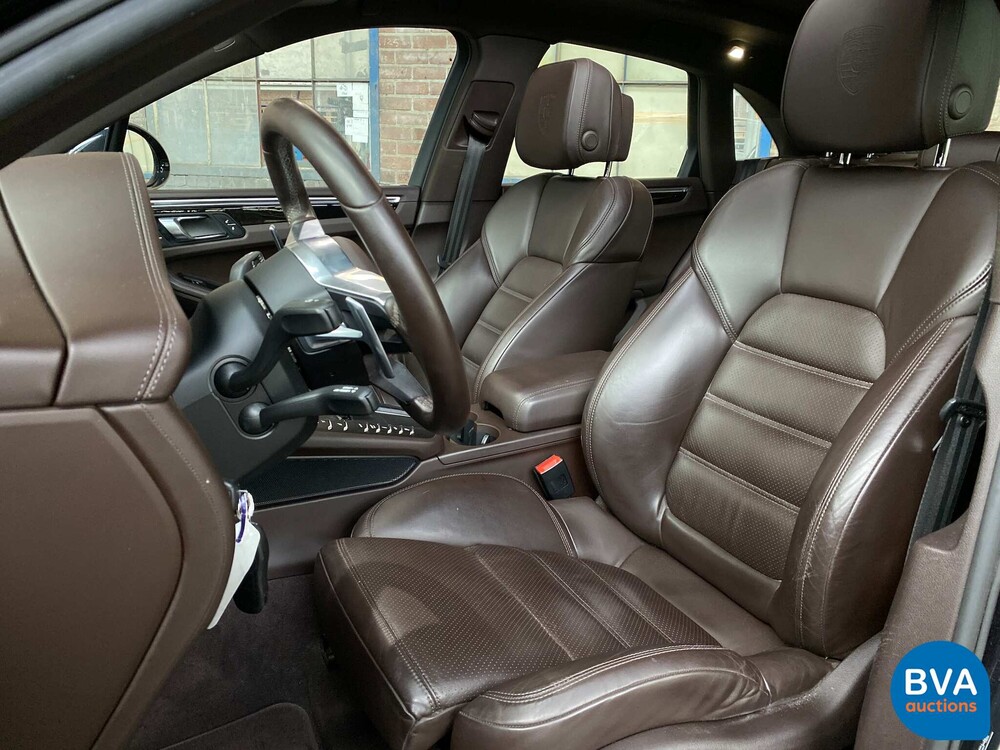 Porsche Macan 2.0 SportChrono 252pk 2016 -Org. NL-, KN-374-H.