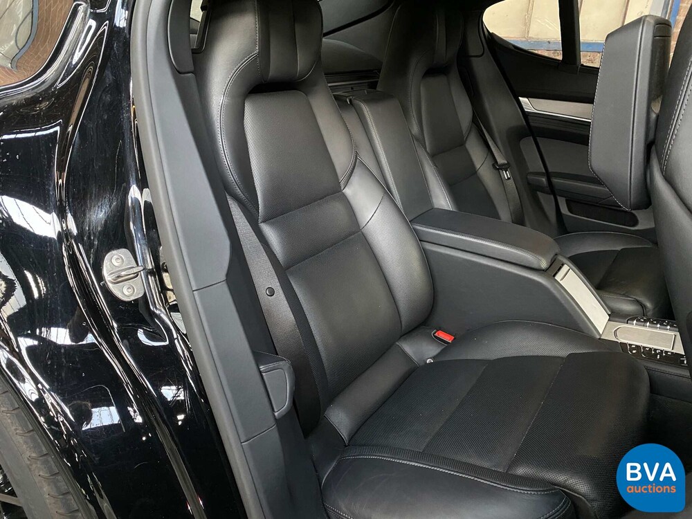 Porsche Panamera 3.6 V6 SportChrono Executive 310 PS 2013, KV-889-L.