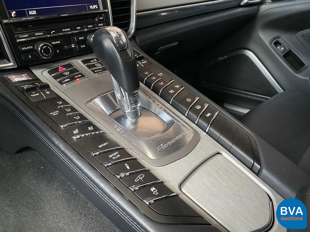 Porsche Panamera 3.6 V6 SportChrono Executive 310 PS 2013, KV-889-L.