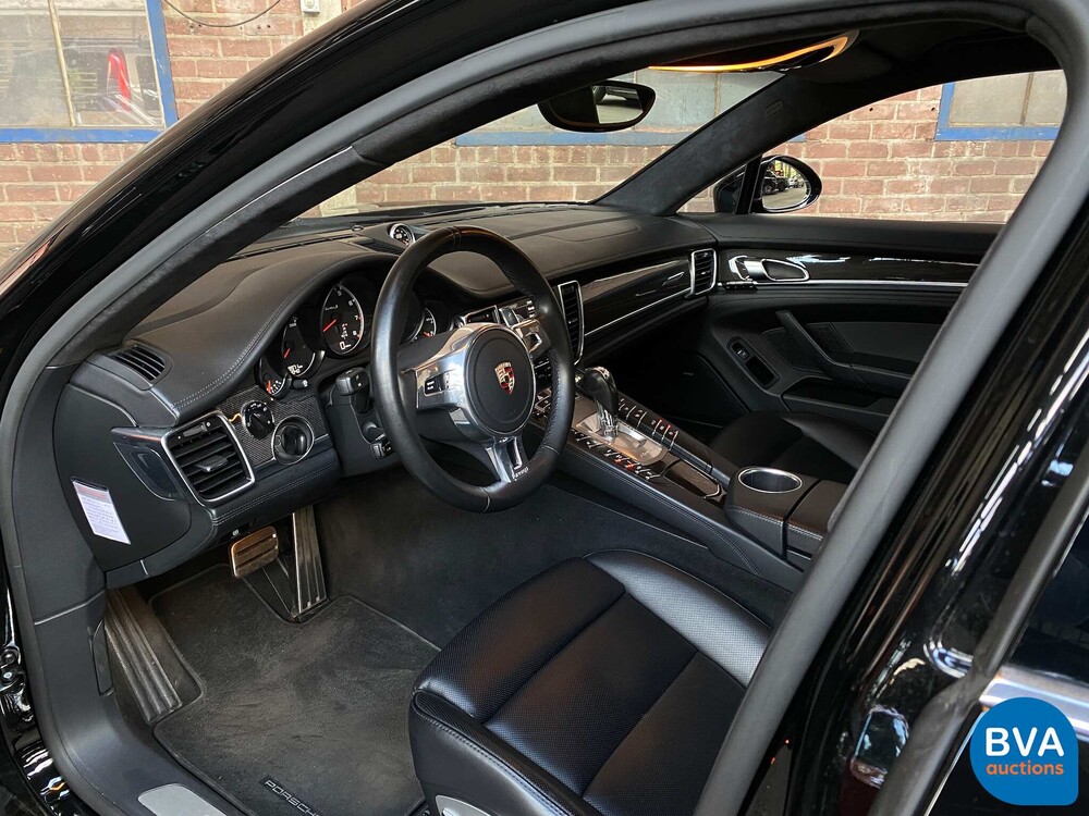 Porsche Panamera 4.8 Turbo S SportChrono 551 PS 2011, XJ-976-R.
