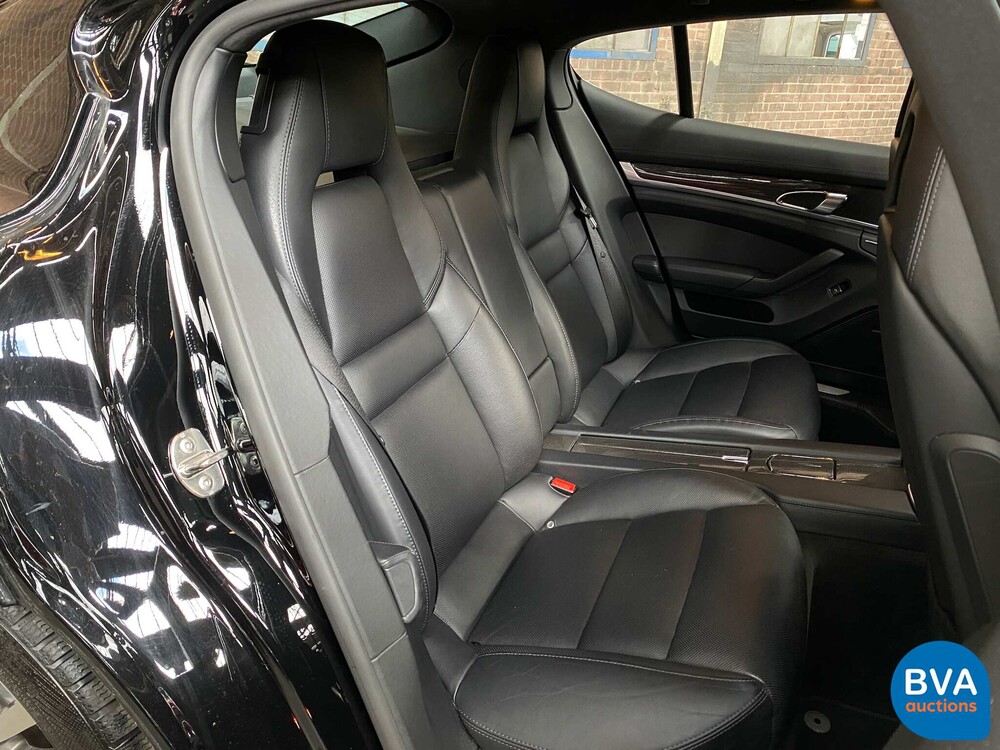 Porsche Panamera 4.8 Turbo S SportChrono 551 PS 2011, XJ-976-R.