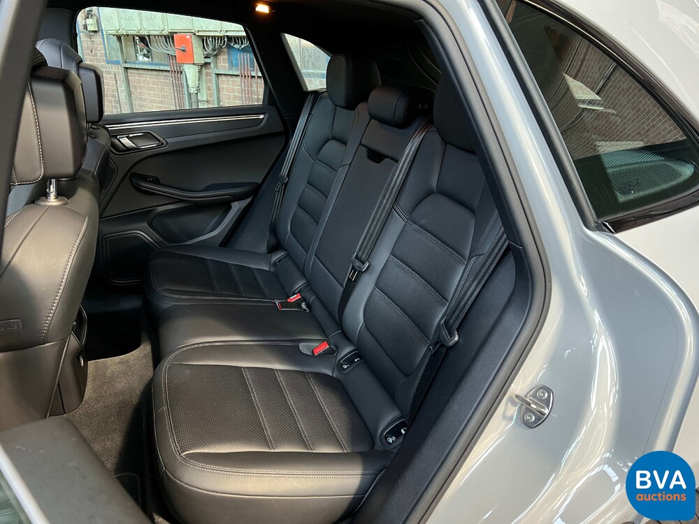 Porsche Macan 2.0 231PS 2019.