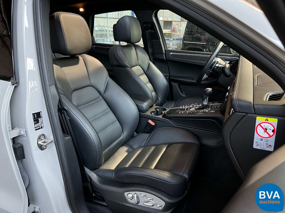 Porsche Macan 2.0 231PS 2019.