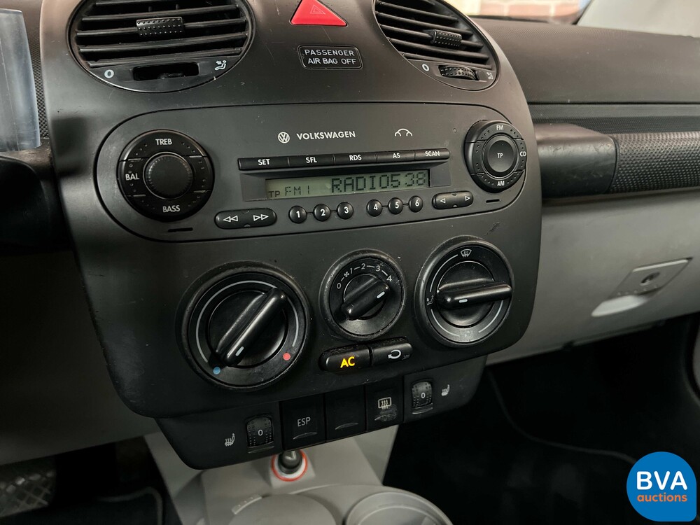 Volkswagen New Beetle Cabrio 2.0 Turin Comfort 116pk 2005 -Org. NL-, 04-RH-NG.