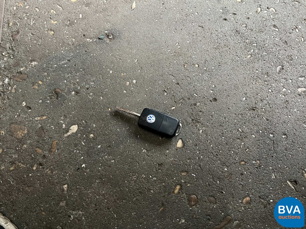 Volkswagen New Beetle Cabrio 2.0 Turin Comfort 116pk 2005 -Org. NL-, 04-RH-NG.