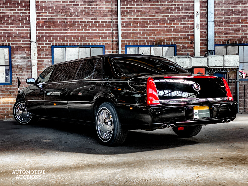 Cadillac DTS4.6 Limousinen-Begleitwagen 279 PS 2007, 98-XZN-7.