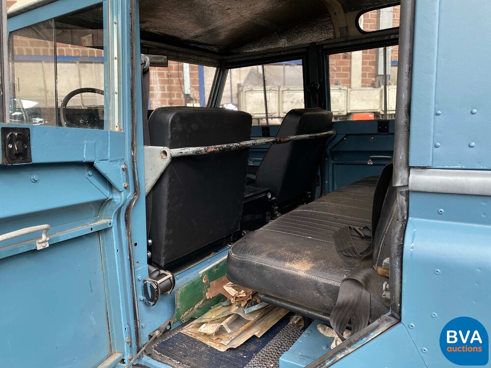 Land Rover 109 82pk 1977