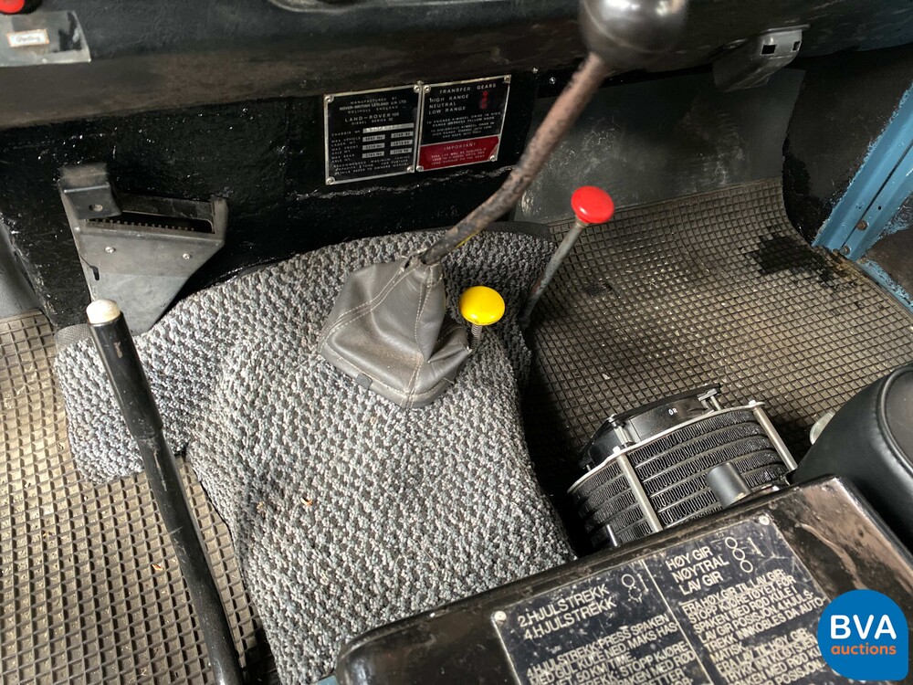 Land Rover 109 82pk 1977