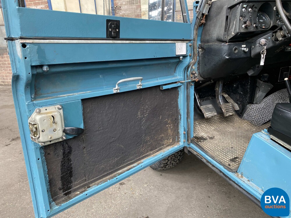 Land Rover 109 82pk 1977