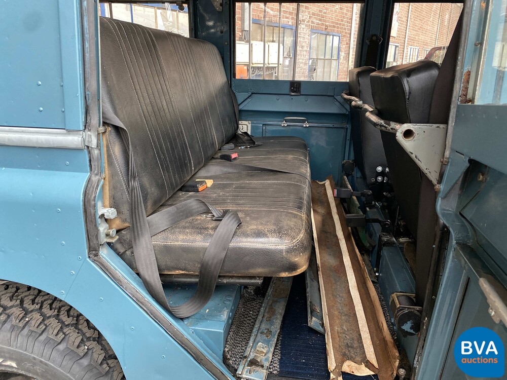 Land Rover 109 82pk 1977