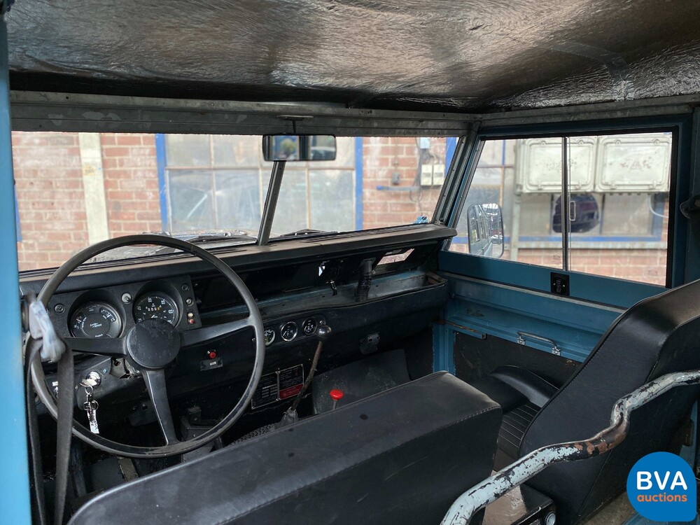 Land Rover 109 82pk 1977