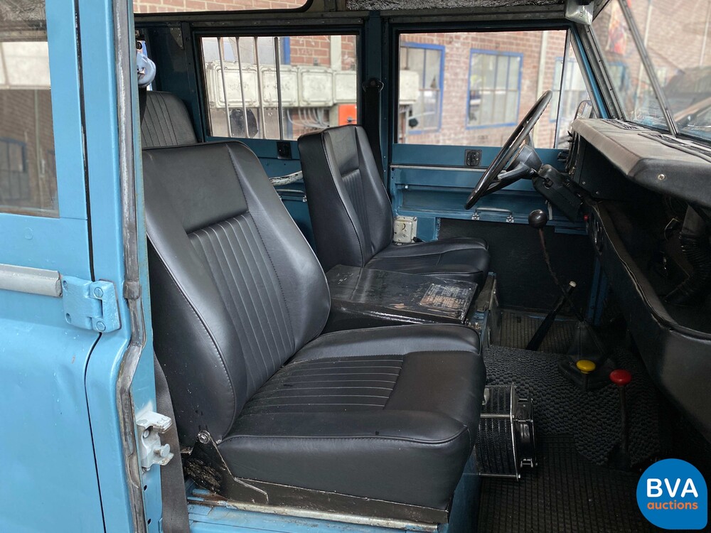 Land Rover 109 82pk 1977