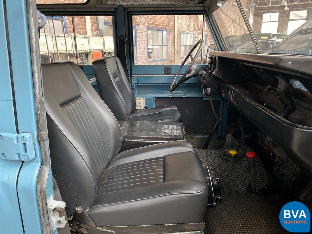Land Rover 109 82pk 1977