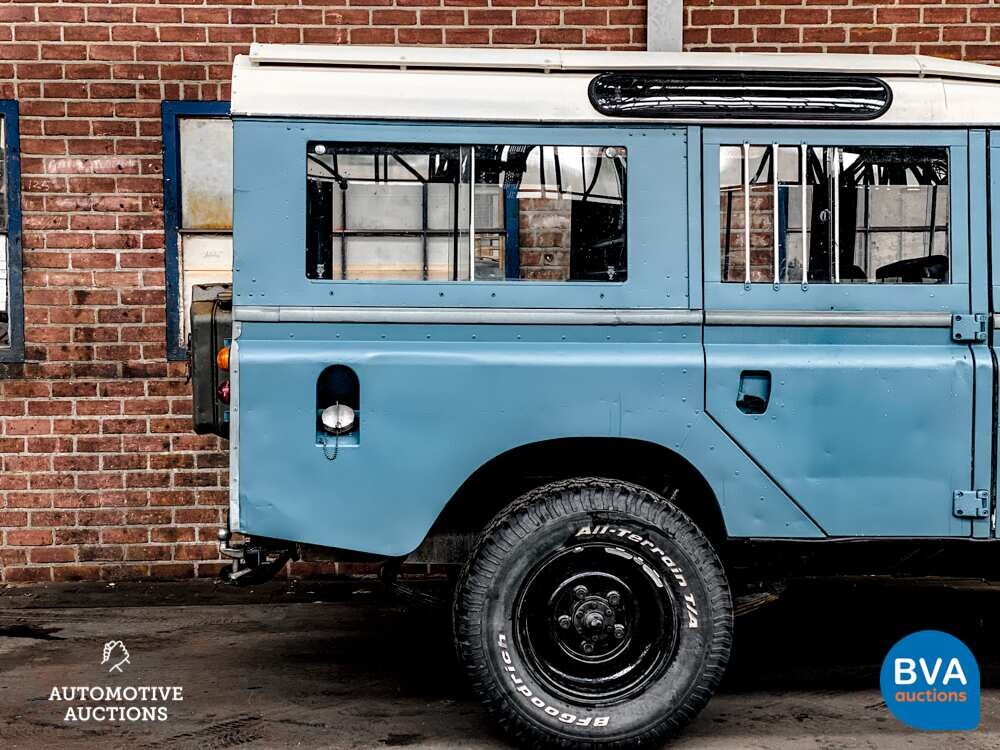 Land Rover 109 82pk 1977