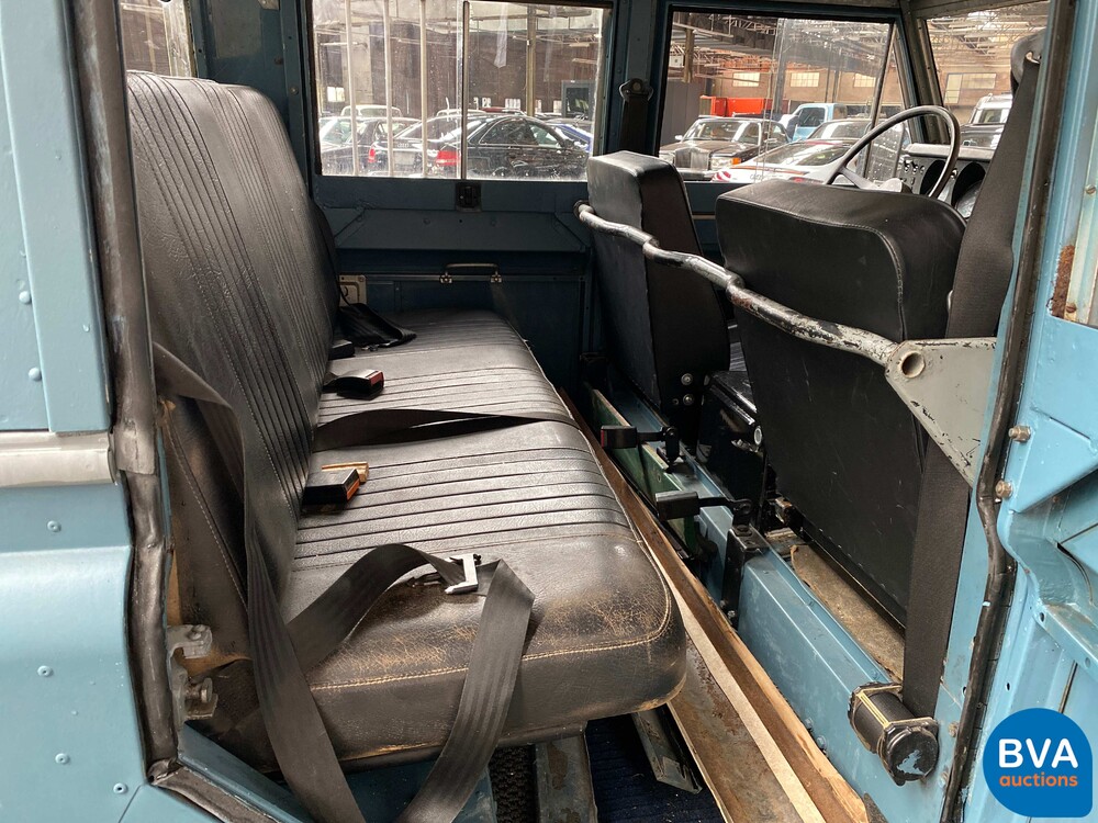 Land Rover 109 82pk 1977