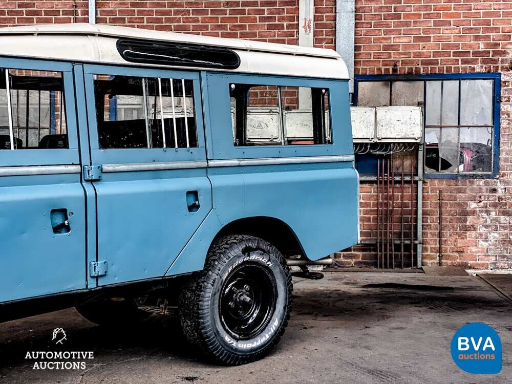 Land Rover 109 82pk 1977