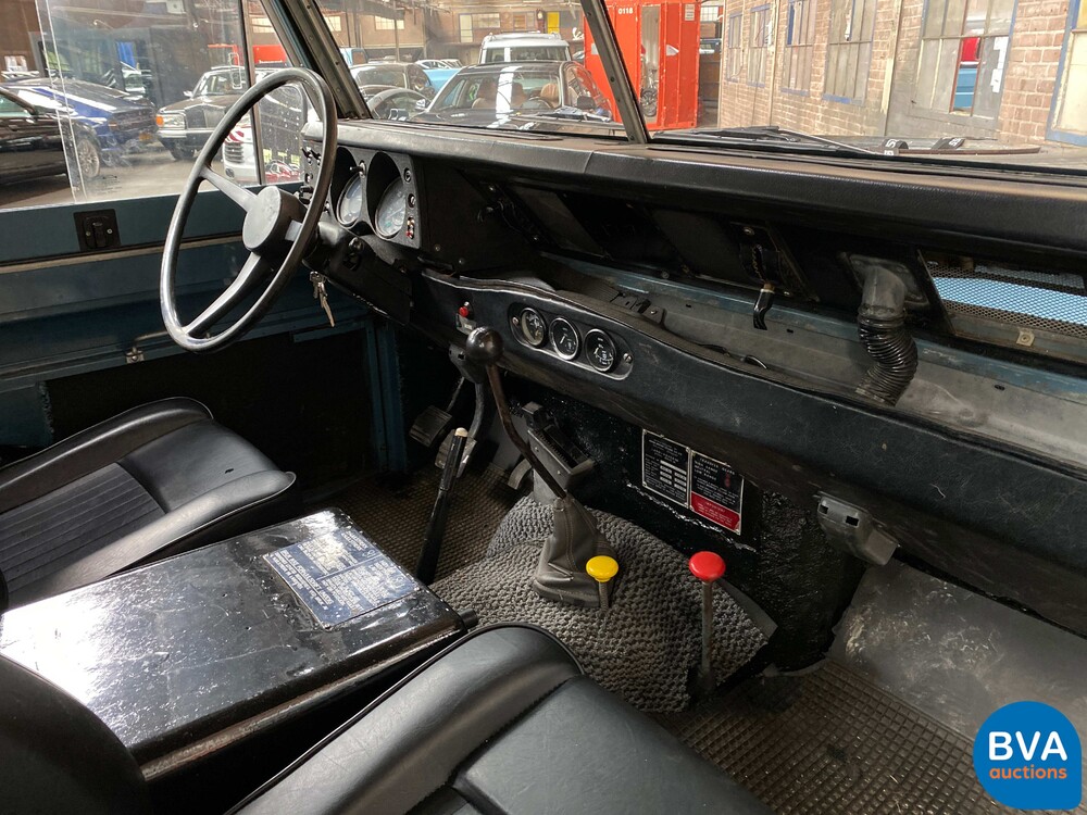 Land Rover 109 82pk 1977