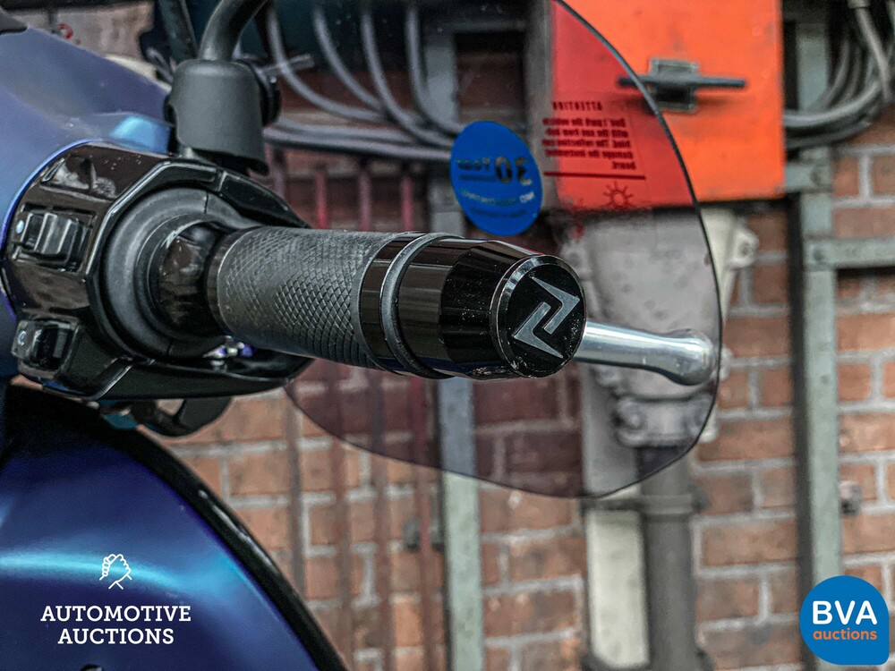 *CUSTOM COLOR* Piaggio Vespa Sprint 25km 4-takt, F-452-TT