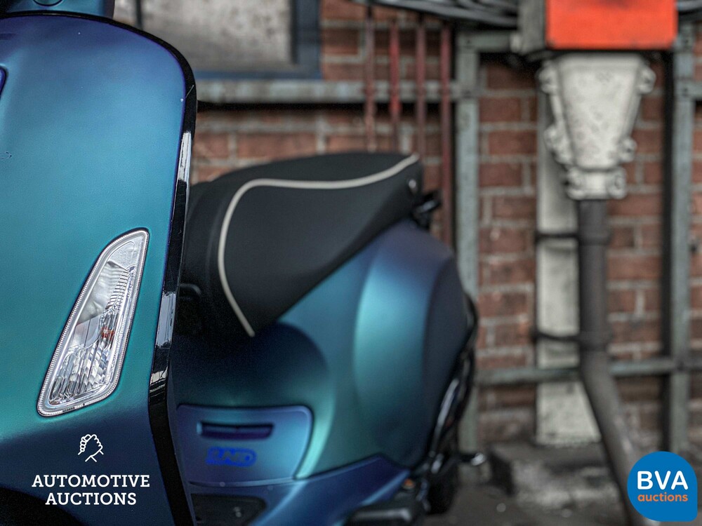 *CUSTOM COLOR* Piaggio Vespa Sprint 25km 4-takt, F-452-TT