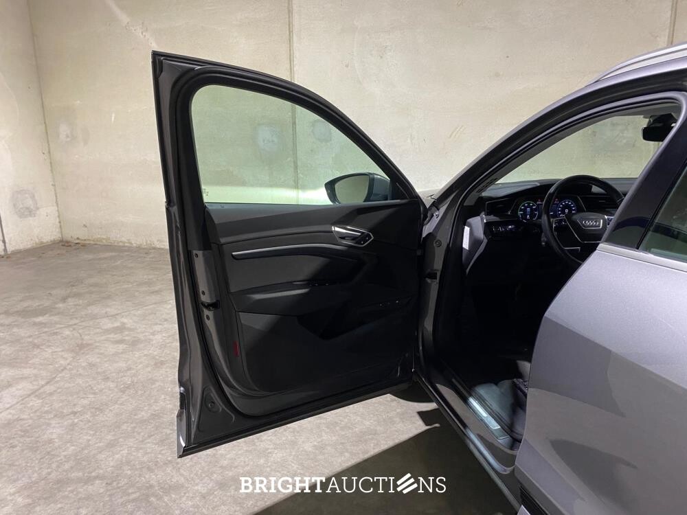 Audi e-tron 50 Quattro Launch Edition 71 kWh 313pk 2020 (Origineel-NL & 1e Eigenaar), J-980-HF