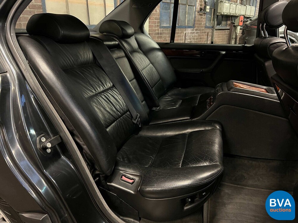 BMW 750iL Highline 7-Serie 5.0 V12 300pk E32 1992