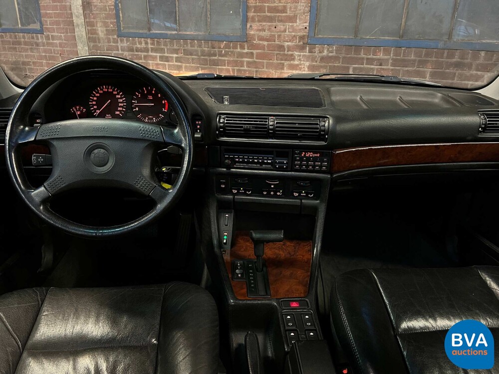 BMW 750iL Highline 7-Serie 5.0 V12 300pk E32 1992
