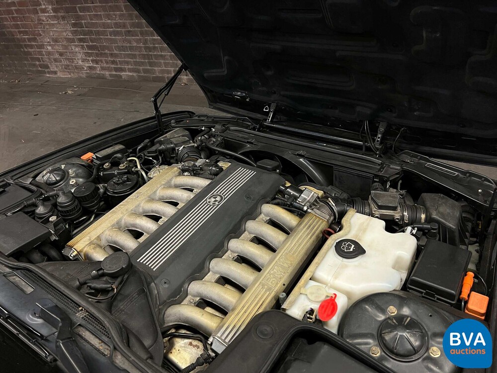 BMW 750iL Highline 7-Serie 5.0 V12 300pk E32 1992