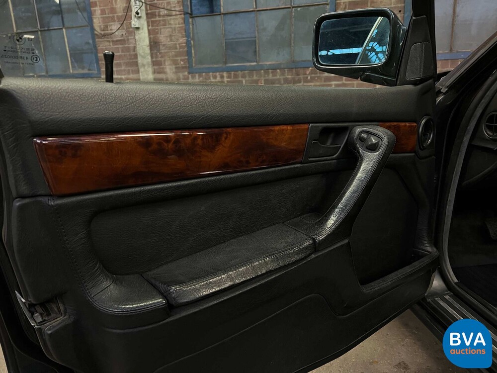 BMW 750iL Highline 7-Serie 5.0 V12 300pk E32 1992