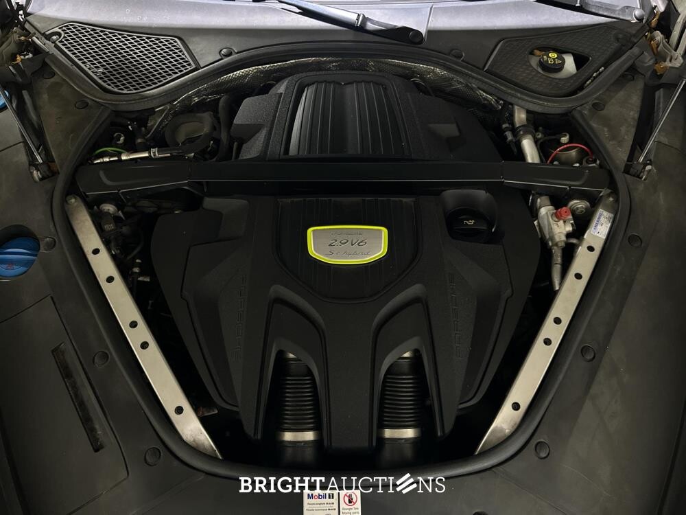 Porsche Panamera 4S E-Hybrid 2.9 V6 FACELIFT 560pk 2020 Sport-Chrono (Origineel-NL + 1e Eigenaar), K-734-BH