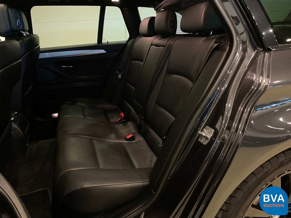 BMW 520i Touring M-Sport High Executive 5-Series 184pk 2012, TZ-432-N.