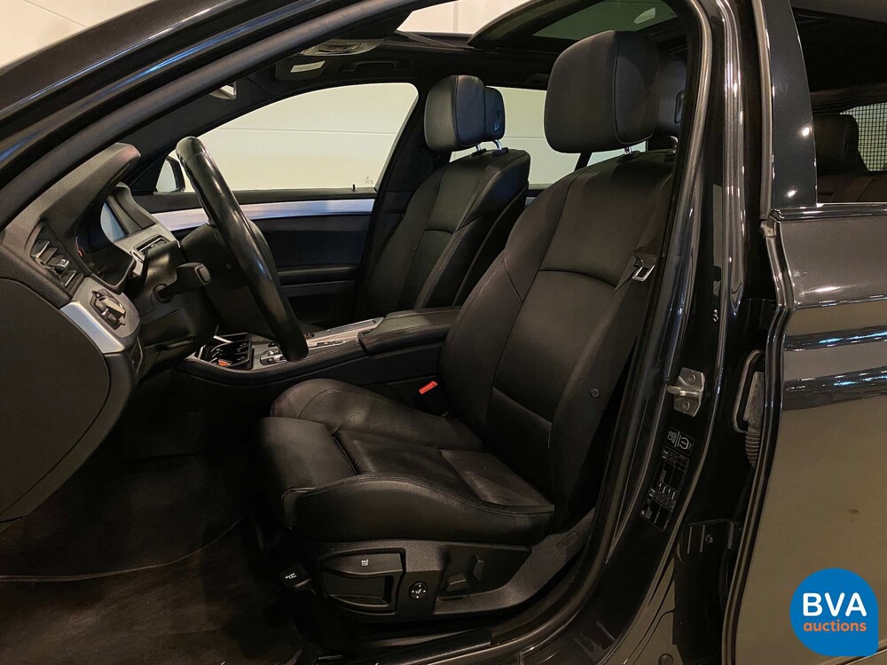 BMW 520i Touring M-Sport High Executive 5-Series 184pk 2012, TZ-432-N.