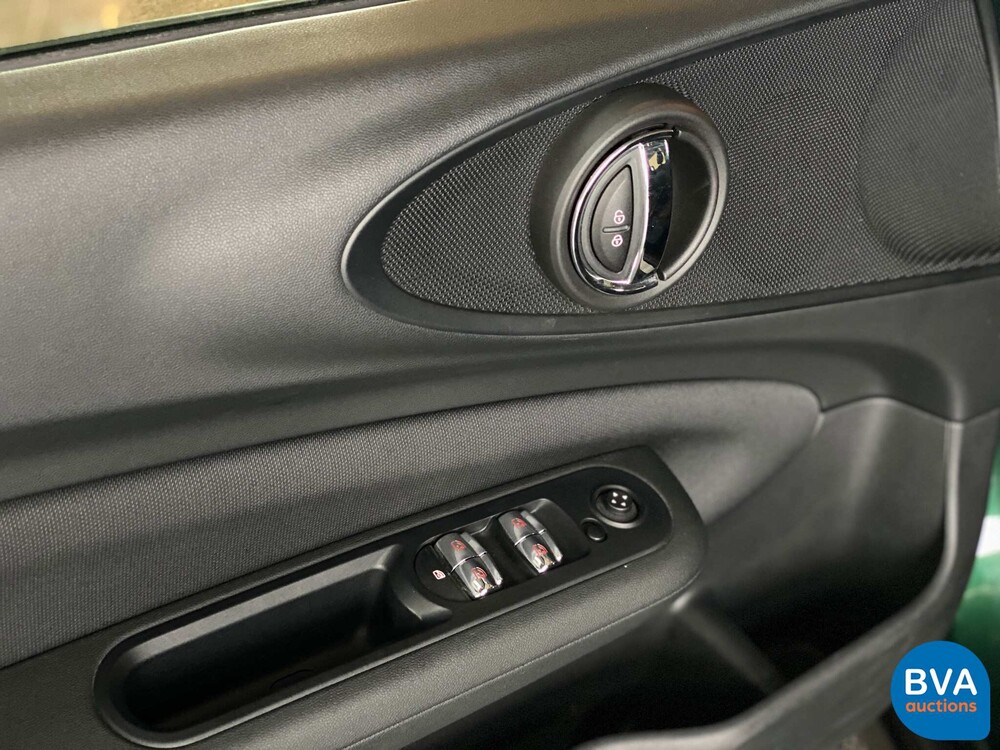 Mini Clubman 1.5D 116hp 2016 British Racing Green Mini Cooper.