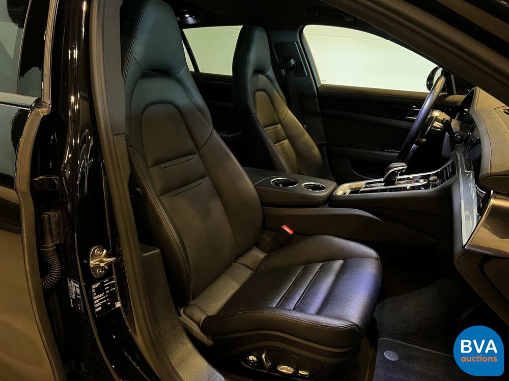 Porsche Panamera 4 Sport Turismo E-Hybrid SportChrono 462pk 2017 Plug-In Hybrid NW MODEL.