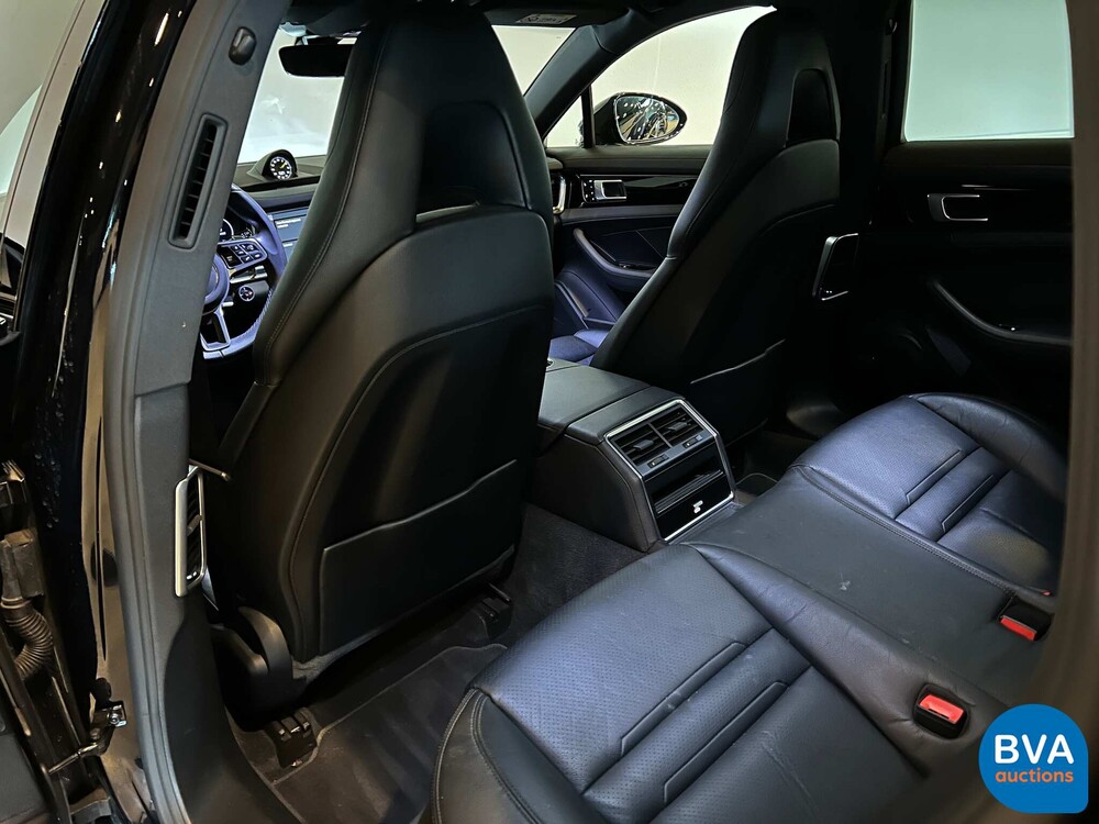 Porsche Panamera 4 Sport Turismo E-Hybrid SportChrono 462pk 2017 Plug-In Hybrid NW MODEL.