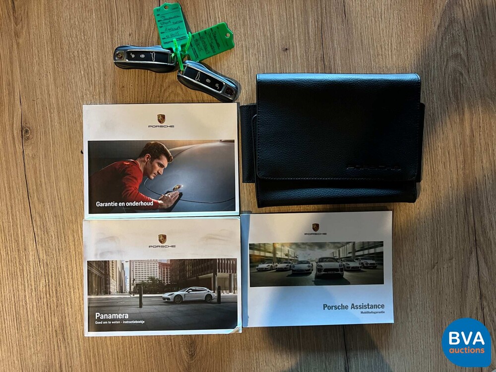 Porsche Panamera 4 Sport Turismo E-Hybrid SportChrono 462pk 2017 Plug-In Hybrid NW MODEL.