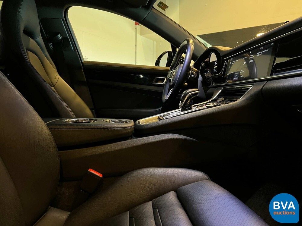 Porsche Panamera 4 Sport Turismo E-Hybrid SportChrono 462pk 2017 Plug-In Hybrid NW MODEL.