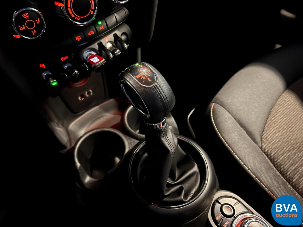 Mini Cooper 1.5 Chile Serious Business 136hp 2016, RG-118-Z.