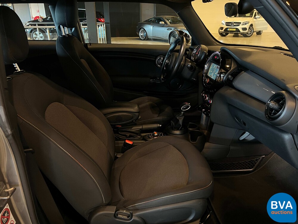 Mini Cooper 1.5 Chile Serious Business 136hp 2016, RG-118-Z.