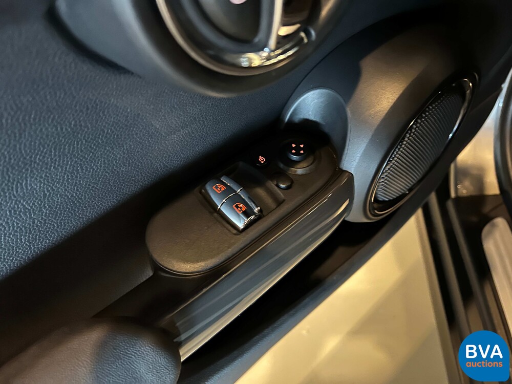 Mini Cooper 1.5 Chile Serious Business 136hp 2016, RG-118-Z.