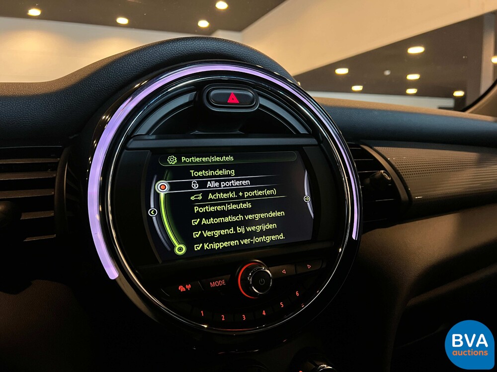 Mini Cooper 1.5 Chile Serious Business 136hp 2016, RG-118-Z.