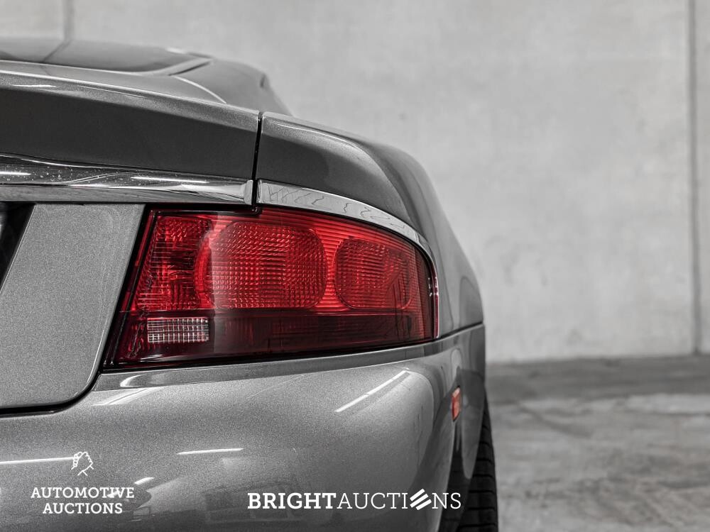 Aston Martin Vanquish 5.9 V12 466pk 2003