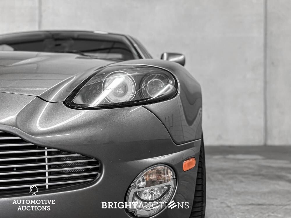 Aston Martin Vanquish 5.9 V12 466pk 2003