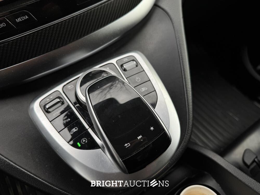 Mercedes-Benz V250d Extra Lang DC Avantgarde Edition 190pk 2019 (Origineel-NL & 1e Eigenaar) V-klasse, V-292-ZS